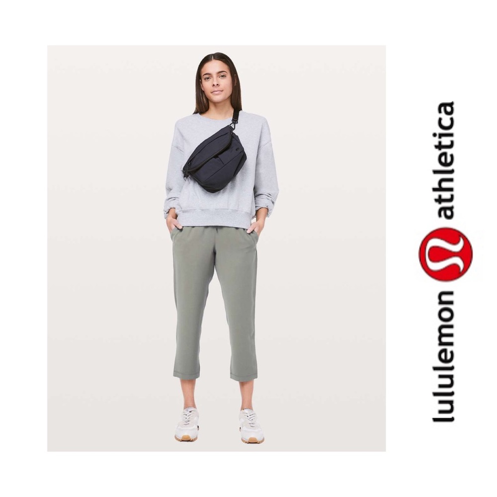 Lululemon On the Fly grey sage 23” crop woven Pants 6